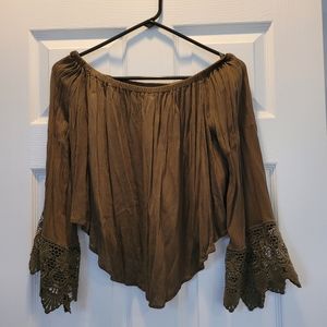 Boho Off the Shoulder Crop Top w Pretty Lace Sleeve Detail, Size M